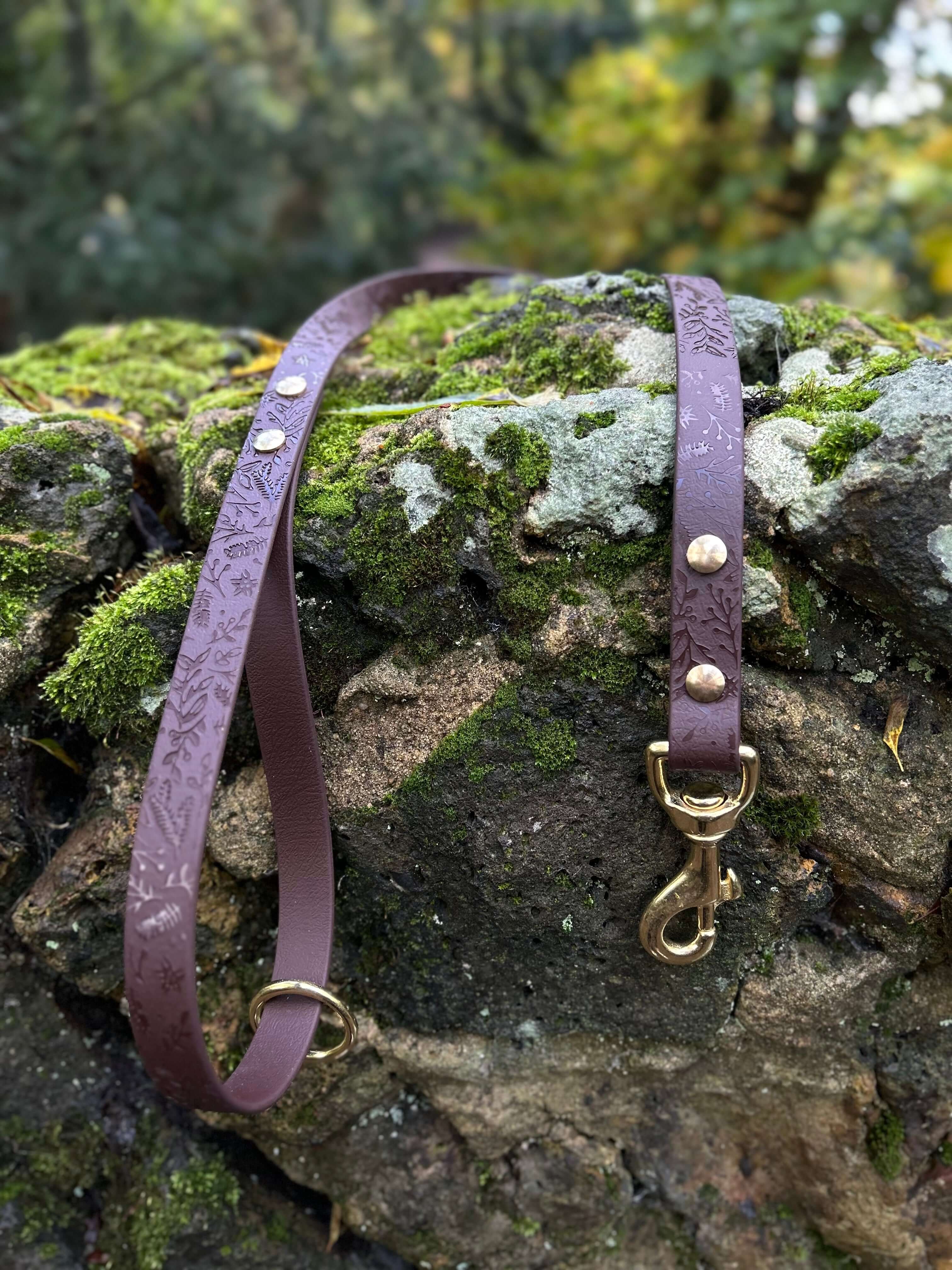 Brown waterproof dog lead custom printed in a foliage pattern 